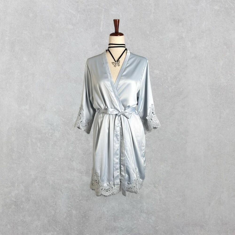 Le Rose Stories “Chiara” Soft Blue Lace Trim Robe Sz S/M